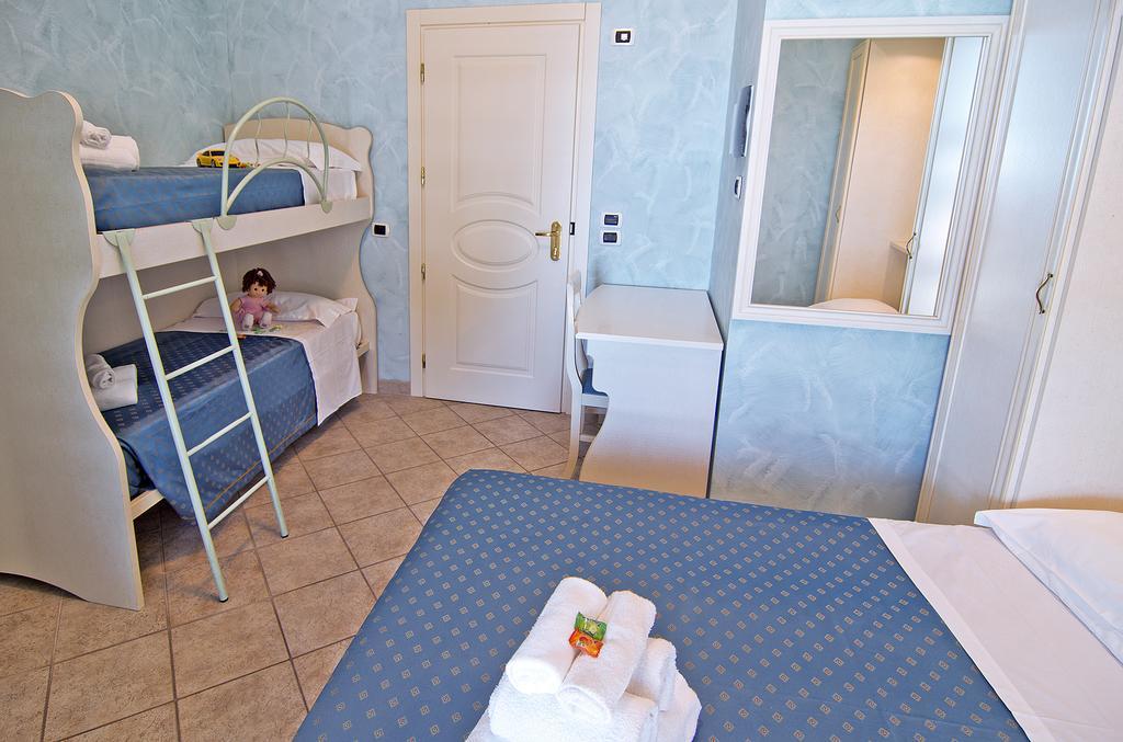 Hotel Capital Cupra Marittima Pokoj fotografie